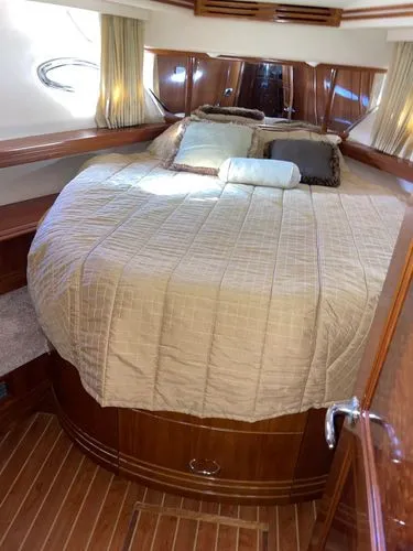 Slide: The Image of 2006 Carver 560 Voyager - Image 43 - 43