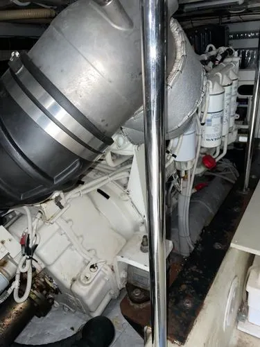 Slide: The Image of 2006 Carver 560 Voyager - Image 48 - 48