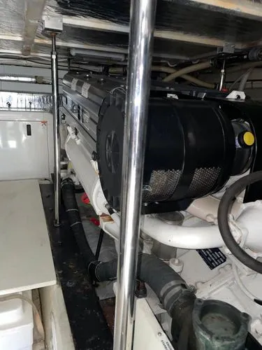 Slide: The Image of 2006 Carver 560 Voyager - Image 49 - 49