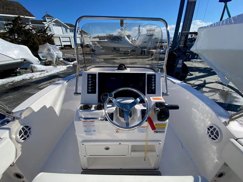Slide: The Image of Robalo R180 Center Console 2023 - 5