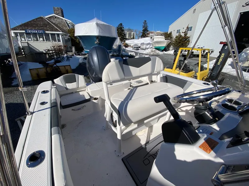 Slide: The Image of Robalo R180 Center Console 2023 - 8