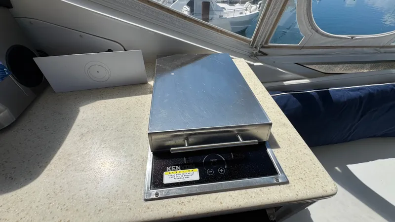 Slide: The Image of Flybridge Kitchenette - 25