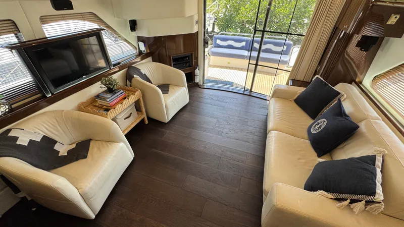 Slide: The Image of Salon Looking Aft - 30