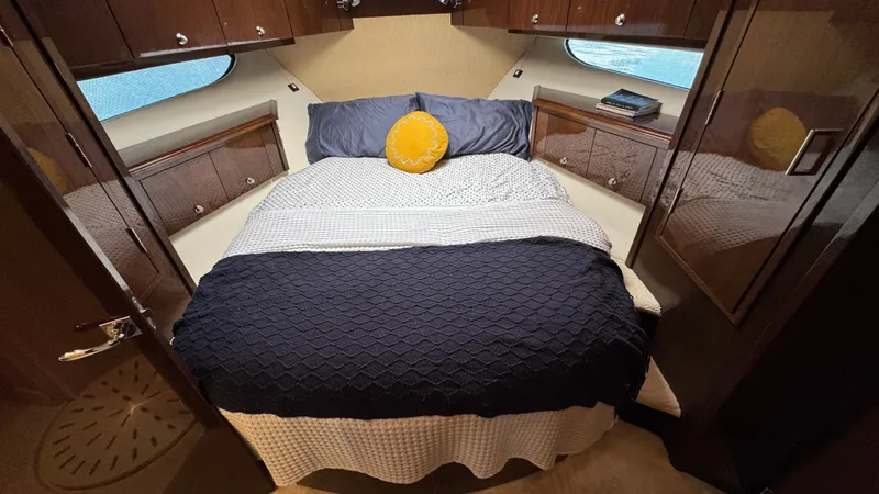 Slide: The Image of Forward VIP Centerline Queen - 53