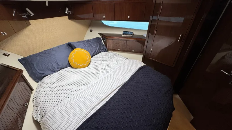 Slide: The Image of Forward VIP Centerline Queen - 55