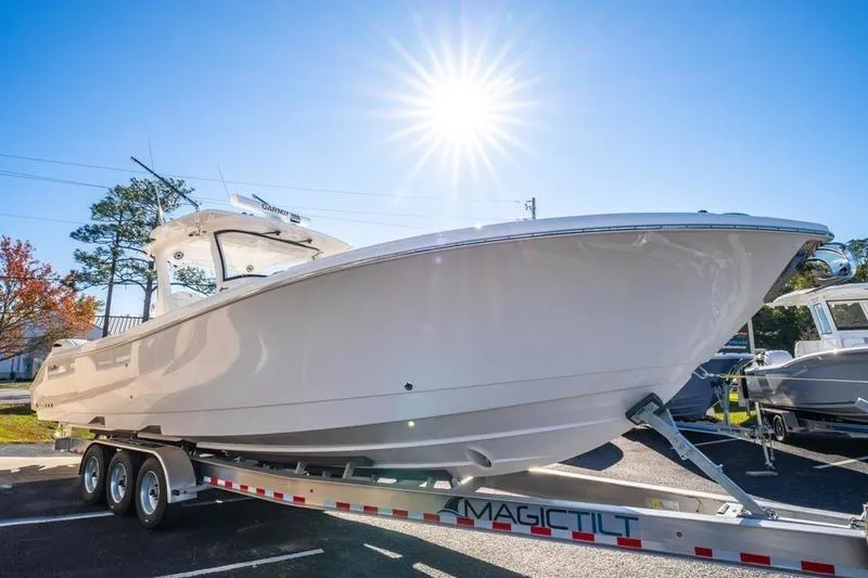 The Image of Edgewater 370CC 2025 - undefined