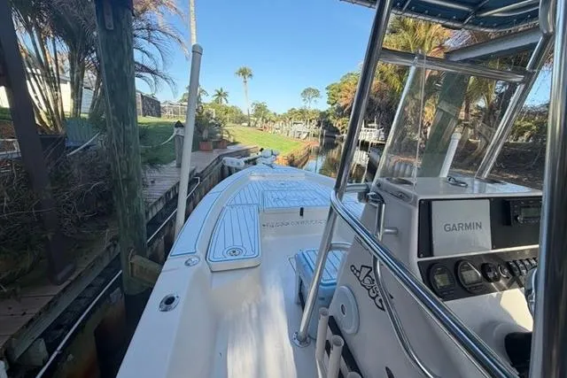 Slide: The Image of 2007 Pathfinder 2200 Tournament Edition boat docked, featuring Garmin navigation system. - 5