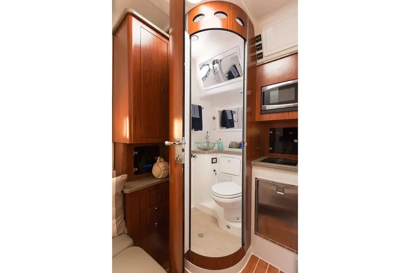 Slide: The Image of Regulator Marine 41 2018 - 16