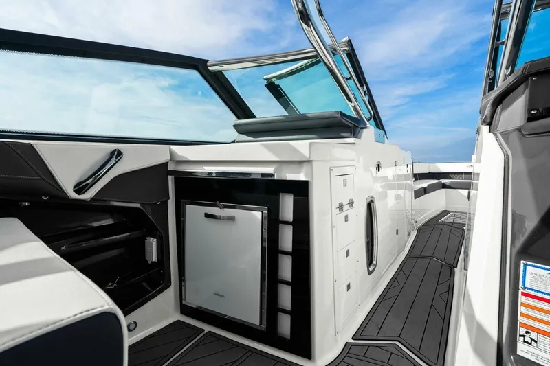Slide: The Image of 2023 Monterey 385 SS - Seating - 17
