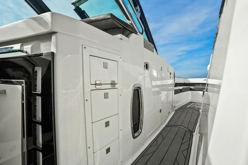 Slide: The Image of 2023 Monterey 385 SS - Storage - 23