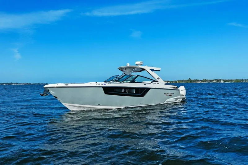 Slide: The Image of 2023 Monterey 385 SS - Profile - 42