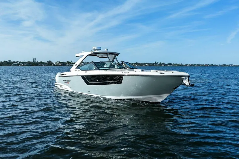 Slide: The Image of 2023 Monterey 385 SS - Profile - 44