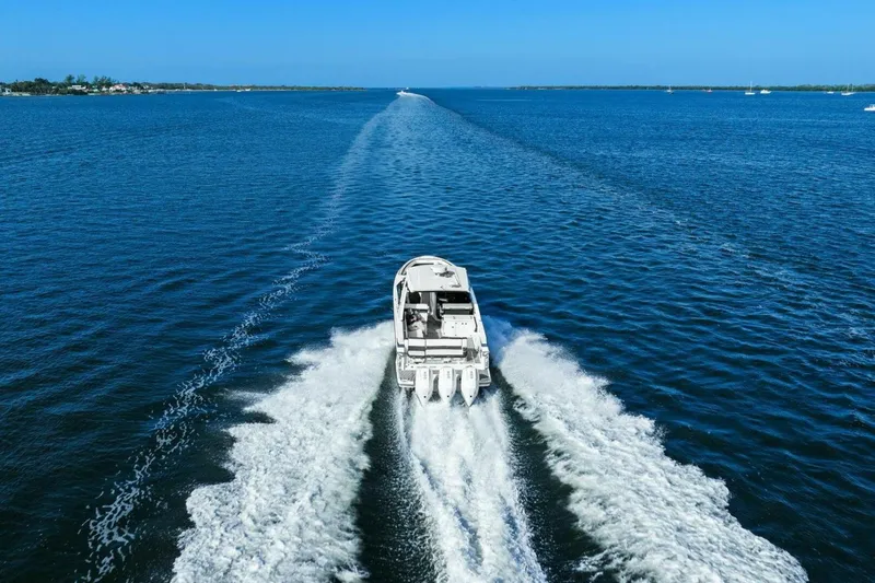 Slide: The Image of 2023 Monterey 385 SS - Profile - 50