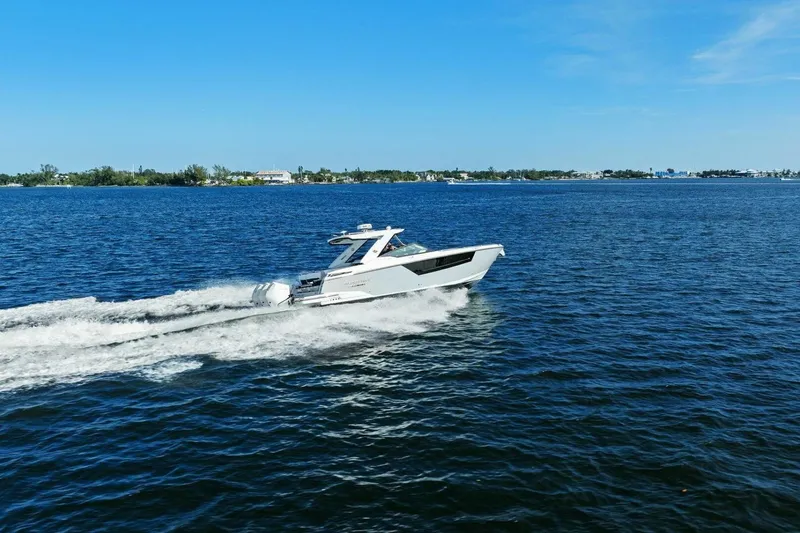 Slide: The Image of 2023 Monterey 385 SS - Profile - 56