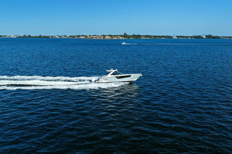 Slide: The Image of 2023 Monterey 385 SS - Profile - 58