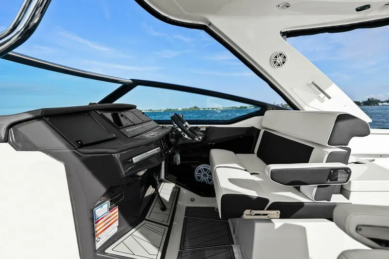 Slide: The Image of 2023 Monterey 385 SS - Helm - 8