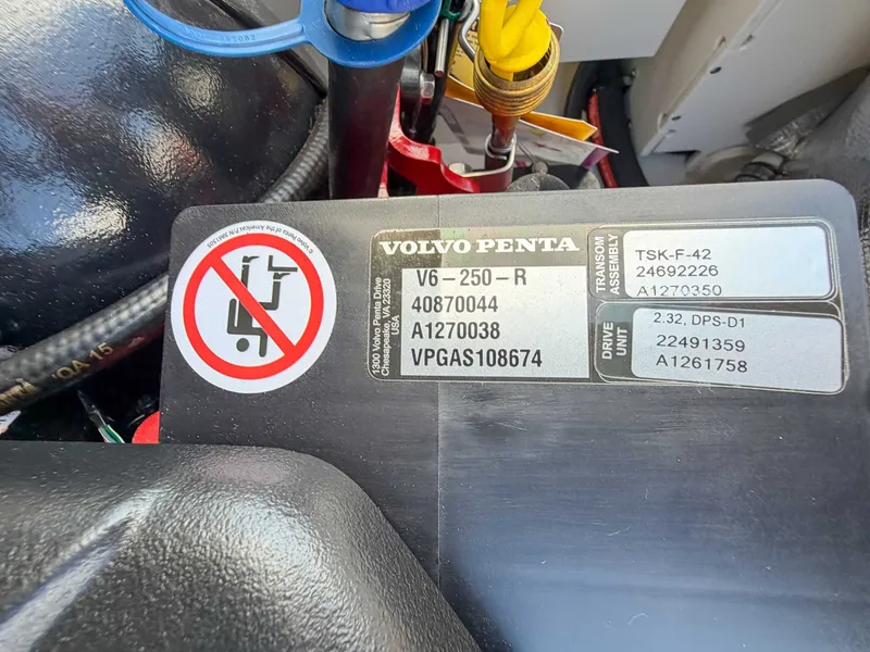 Slide: The Image of Volvo Penta engine label in Chaparral 23 SSi 2026 boat. - 19