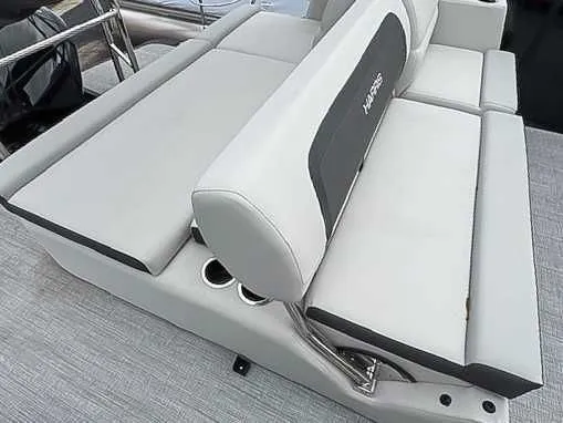 Slide: The Image of Harris Cruiser 230 SLDH 2026, luxurious seating with cup holders. - 15