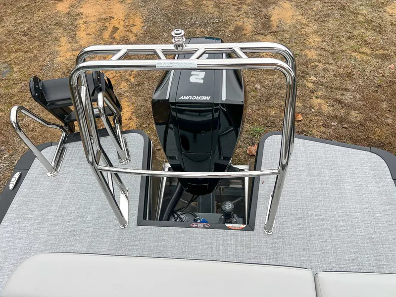 Slide: The Image of Harris Cruiser 230 SLDH 2026 with Mercury engine, top view. - 23