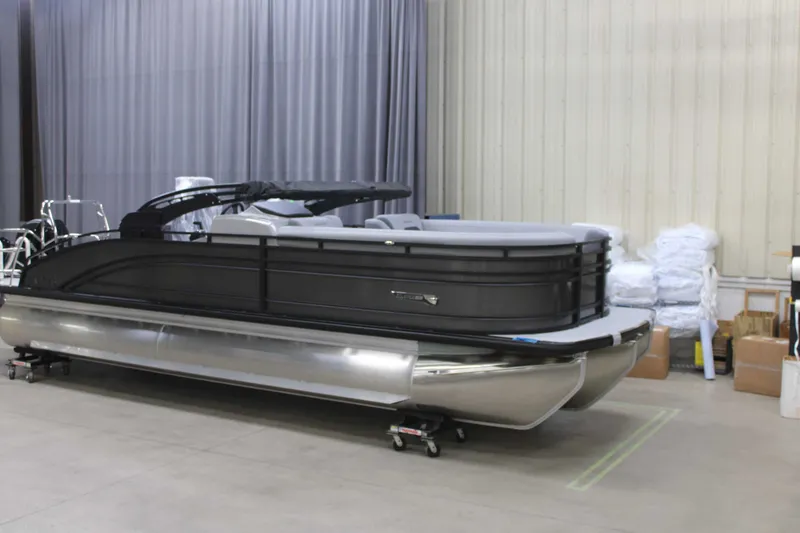 The Image of 2026 Harris Solstice 250 SLDH pontoon boat in warehouse. - 1