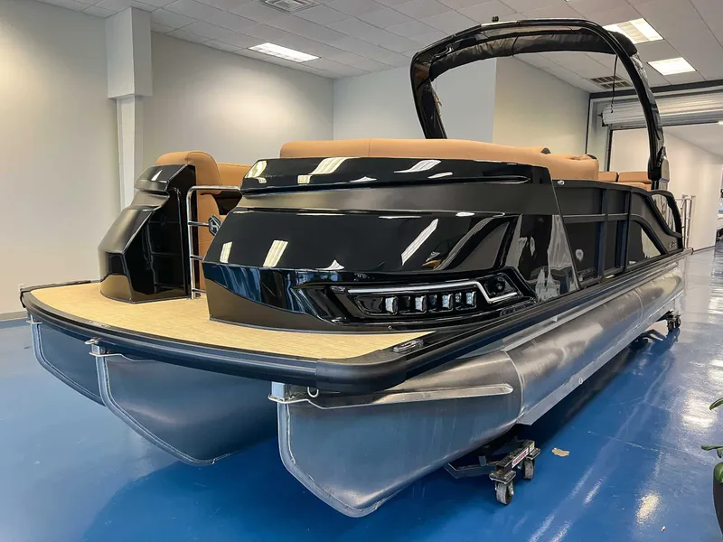 Slide: The Image of 2026 Harris Grand Mariner 230 SLDH pontoon boat in showroom. - 3