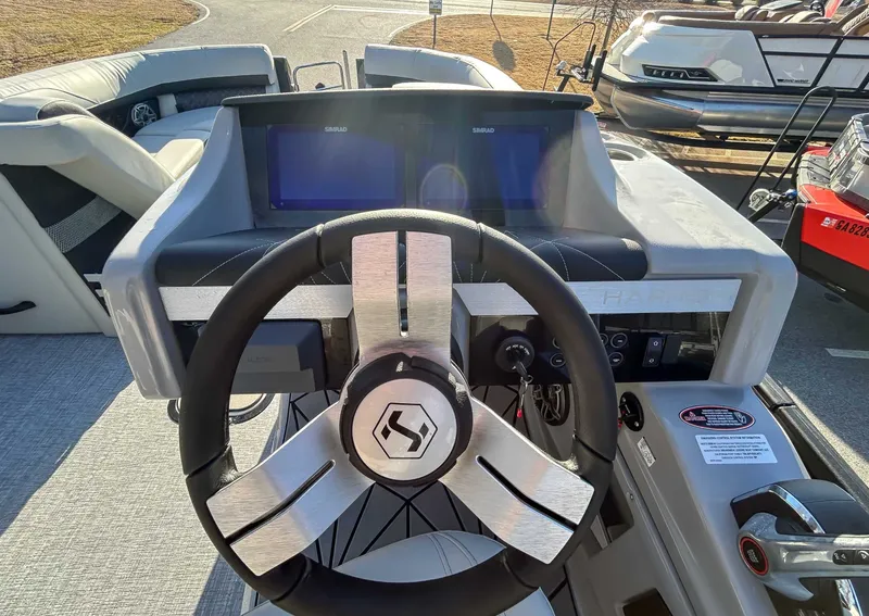 Slide: The Image of Steering console of Harris Grand Mariner 230 SLDH 2026. - 17