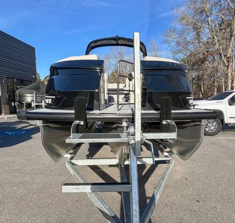 Slide: The Image of Harris Grand Mariner 230 SLDH 2026 on trailer, front view. - 4