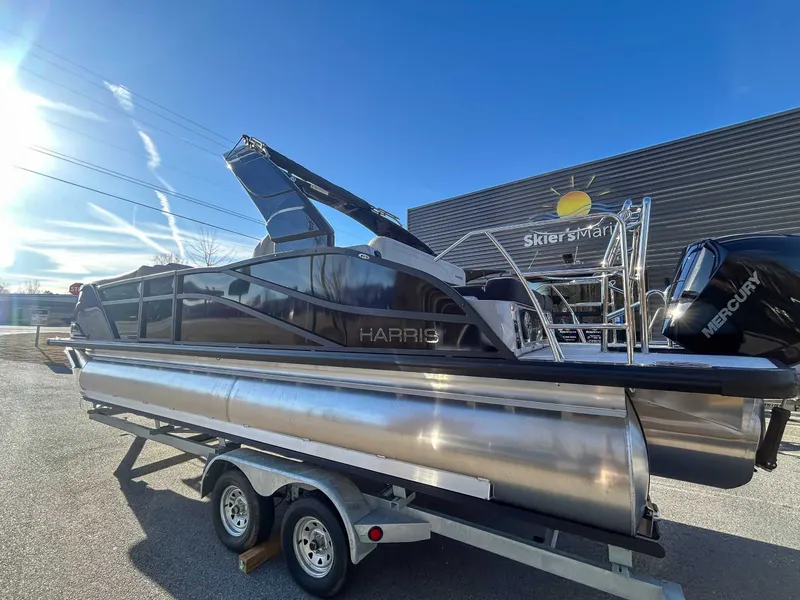 Slide: The Image of Harris Grand Mariner 230 SLDH 2026 - 7