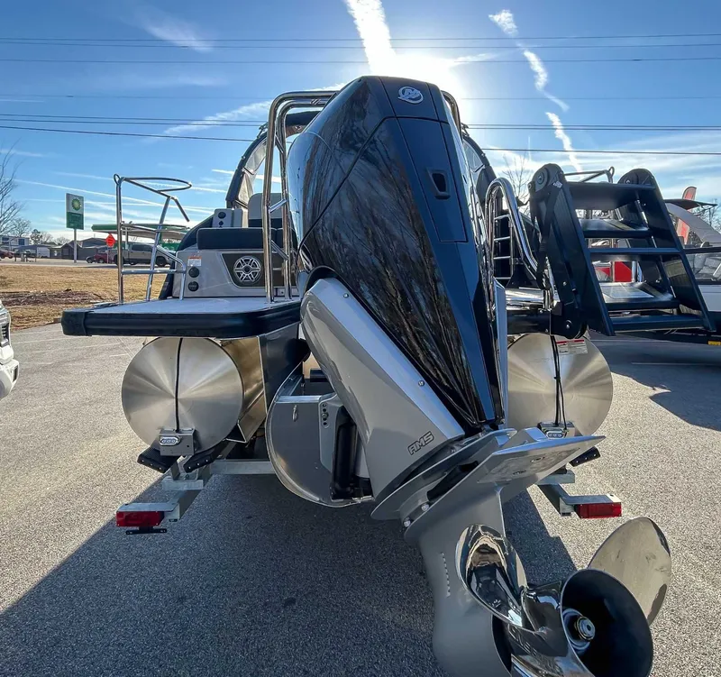 Slide: The Image of 2026 Harris Grand Mariner 230 SLDH with powerful outboard motor. - 9