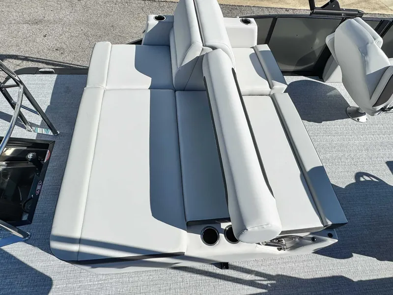 Slide: The Image of Harris Cruiser 230 SLDH 2026 with luxurious seating area. - 20