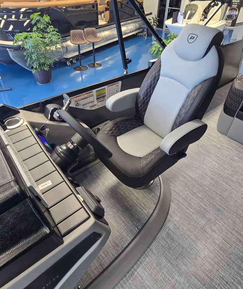 Slide: The Image of Helm of Premier Solaris 250 RL (28 PTX) 2026 with luxurious seat. - 10