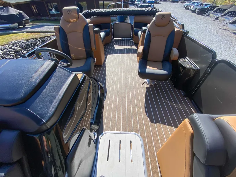 Slide: The Image of Interior of Premier Solaris 250 RF (28 PTX) 2026 pontoon boat. - 14