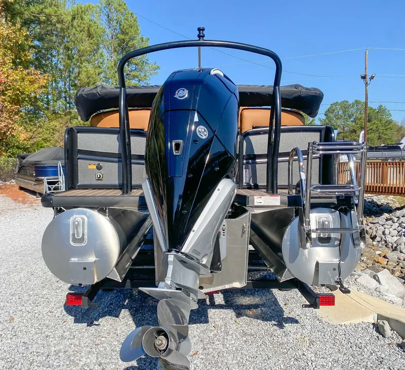 Slide: The Image of Rear view of Premier Solaris 250 RF boat, model year 2026. - 9