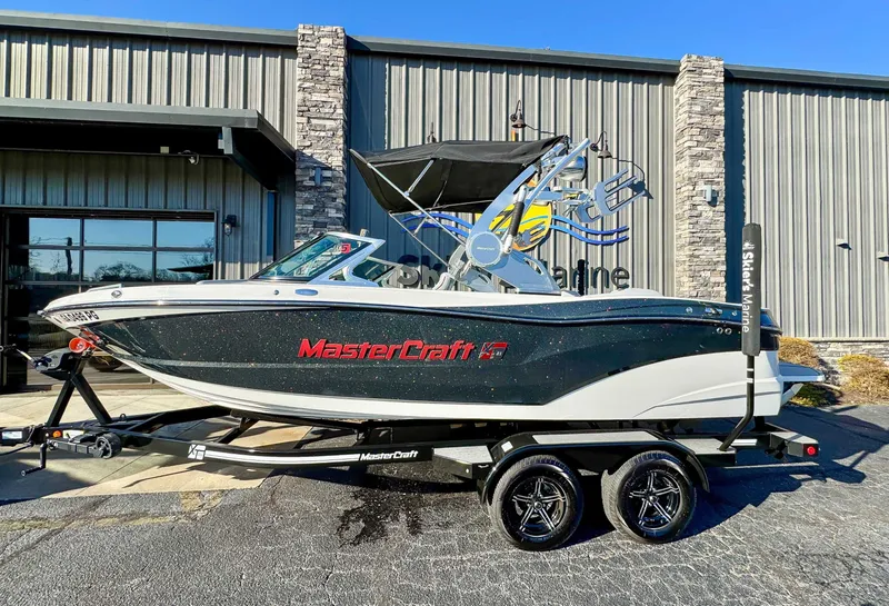 The Image of MasterCraft XT21 2017 - undefined