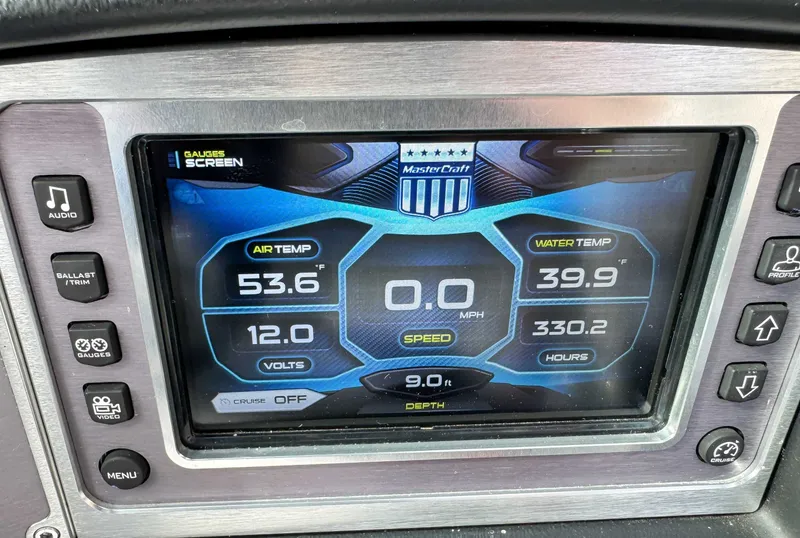 Slide: The Image of MasterCraft XT21 2017 display showing temperature and speed readings. - 17