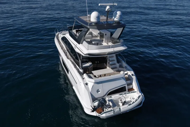 Slide: The Image of 2024 Azimut Fly 53 Stern - 2