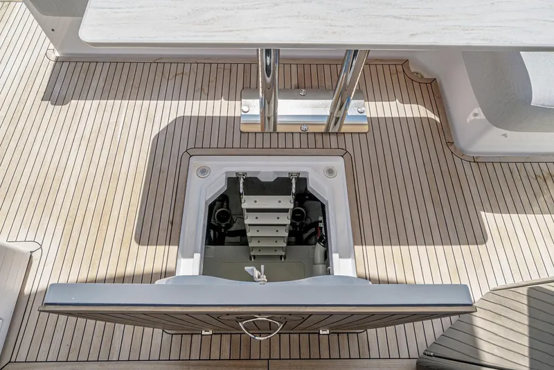 Slide: The Image of Azimut Fly 53 2024 - 57