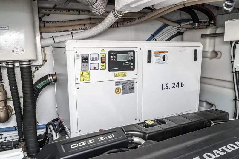 Slide: The Image of Azimut Fly 53 2024 - 61