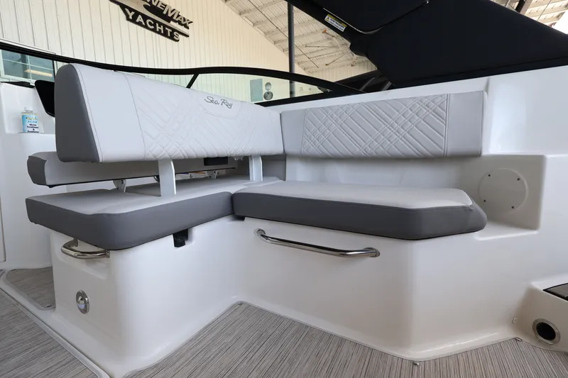 Slide: The Image of Sea Ray SDX 250 Outboard 2026 - 13