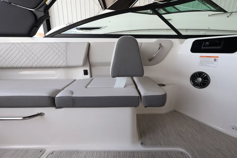 Slide: The Image of Sea Ray SDX 250 Outboard 2026 - 17