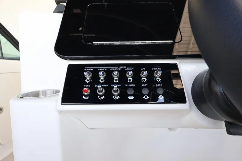 Slide: The Image of Sea Ray SDX 250 Outboard 2026 - 22