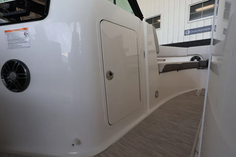 Slide: The Image of Sea Ray SDX 250 Outboard 2026 - 26