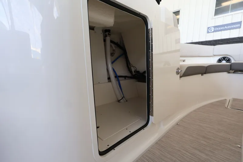 Slide: The Image of Sea Ray SDX 250 Outboard 2026 - 27