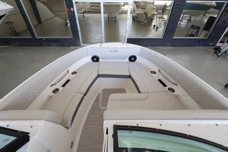 Slide: The Image of Sea Ray SDX 250 Outboard 2026 - 28