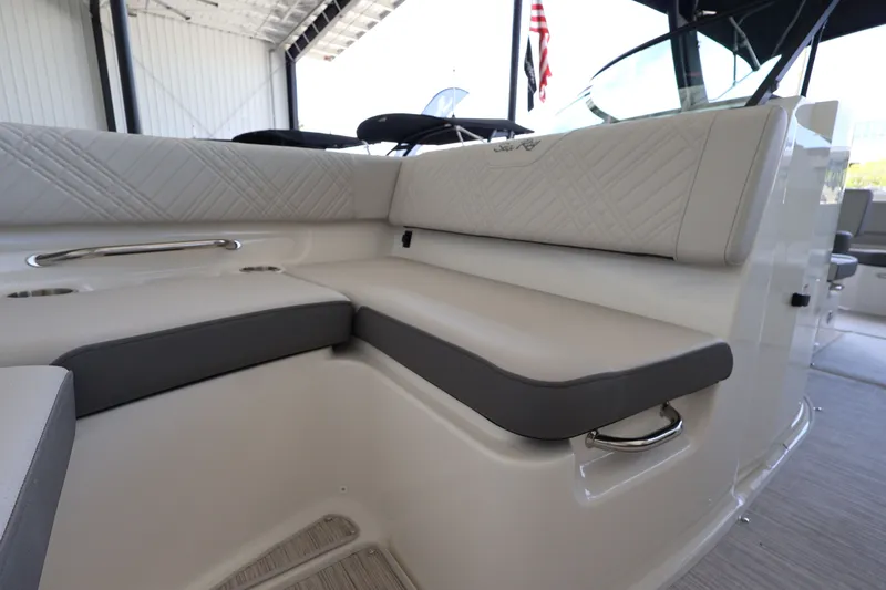 Slide: The Image of Sea Ray SDX 250 Outboard 2026 - 29