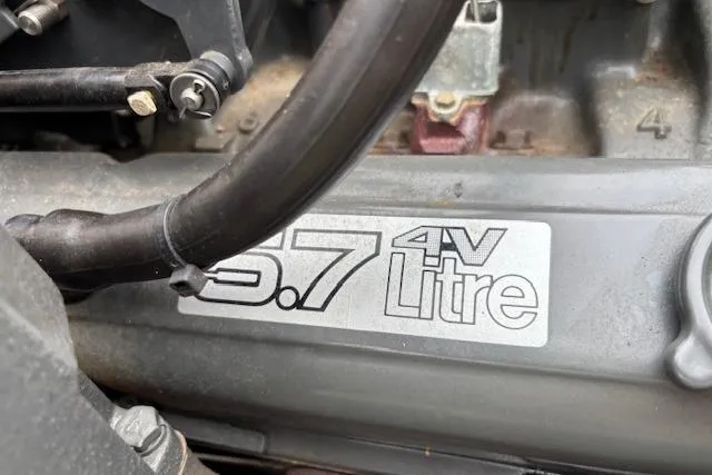 Slide: The Image of 1986 Galaxie Bowrider engine, 5.7-liter 4V, close-up view. - 19