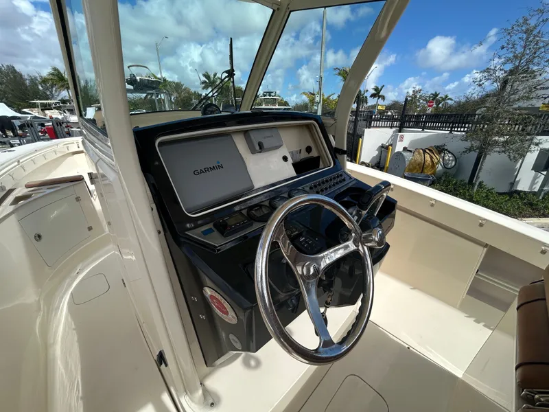 Slide: The Image of Scout 275 LXF 2015 - 4