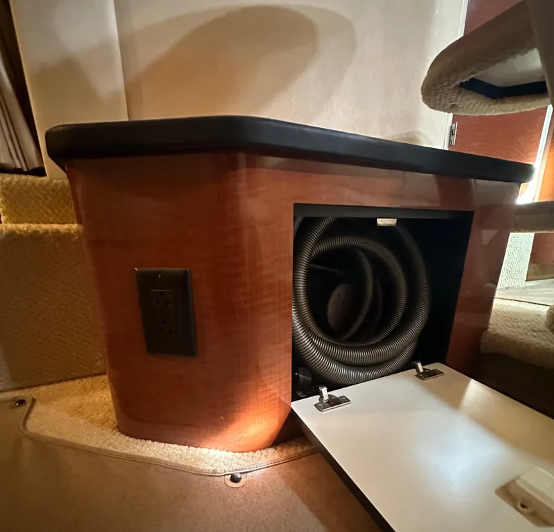 Slide: The Image of Sea Ray 340 Sundancer 2003 - 70