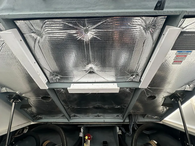 Slide: The Image of Sea Ray 340 Sundancer 2003 - 76