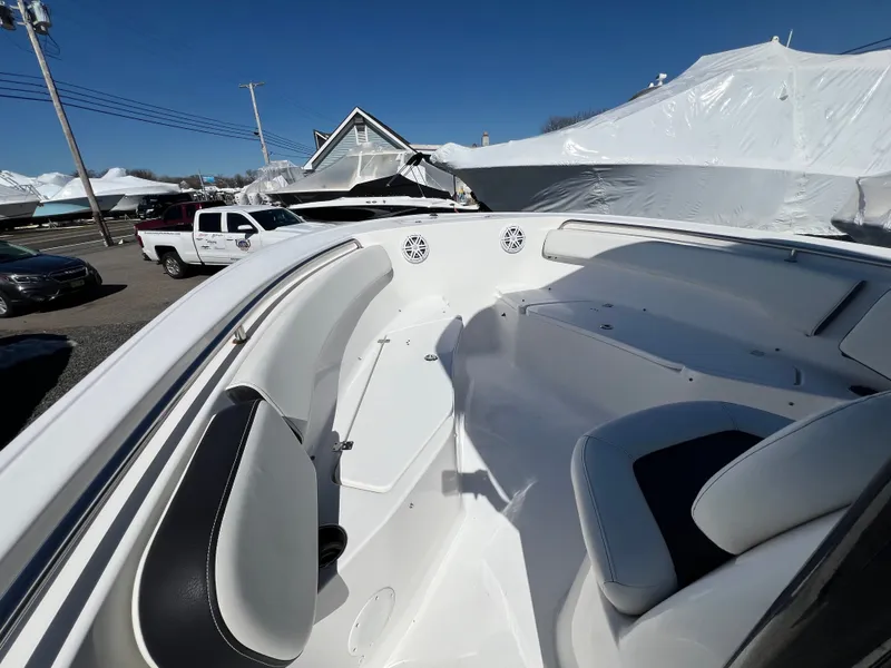 Slide: The Image of Tidewater 220 LXF 2022 - 10